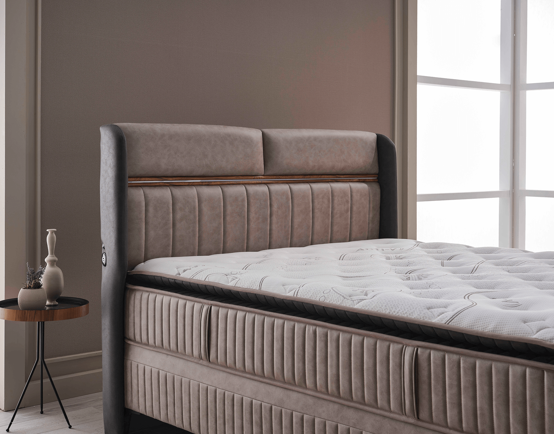 Therapy Pro Başlık, sağlam yapısı ve konforlu yüzeyi ile yatak odalarında uzun ömürlü kullanım sunar.